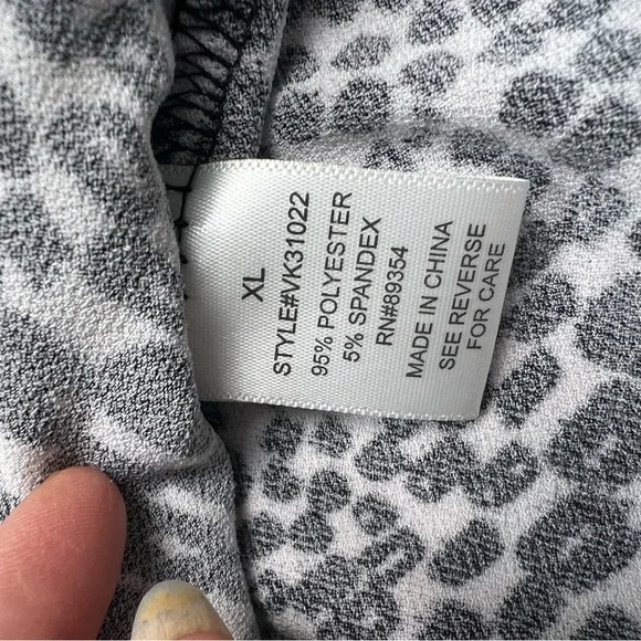 Adrienne Vittadini Black and White Patterned Blouse size XL - Picture 4 of 6